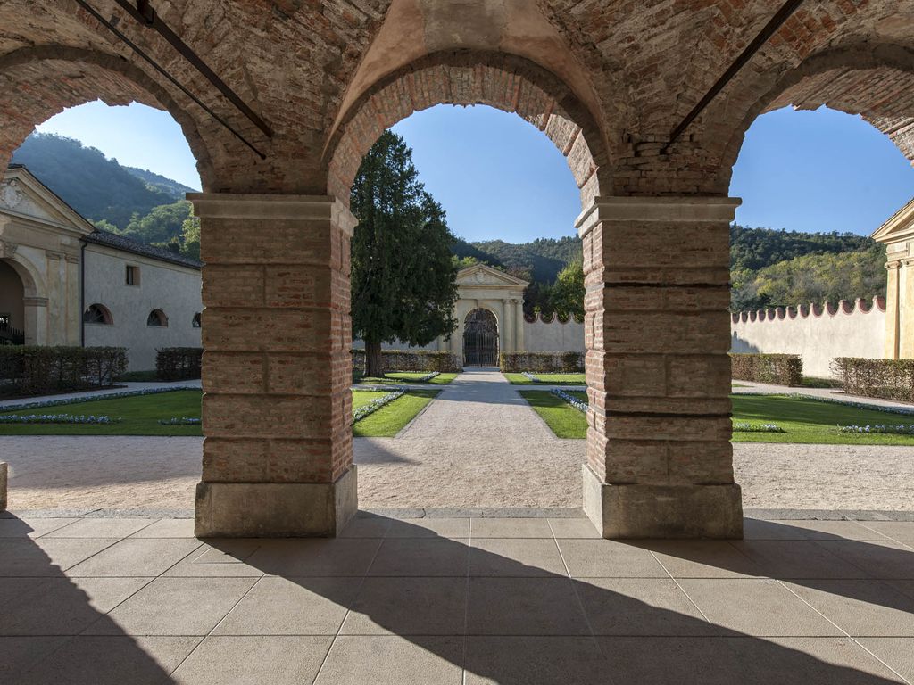 Villa dei Vescovi, portico, Torreglia, Colli Euganei - Lovivo Tour Experience