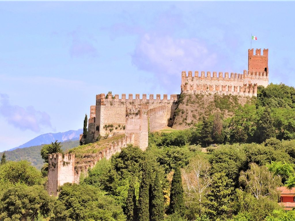 The Castle of Soave, Lovivo Tour Experience