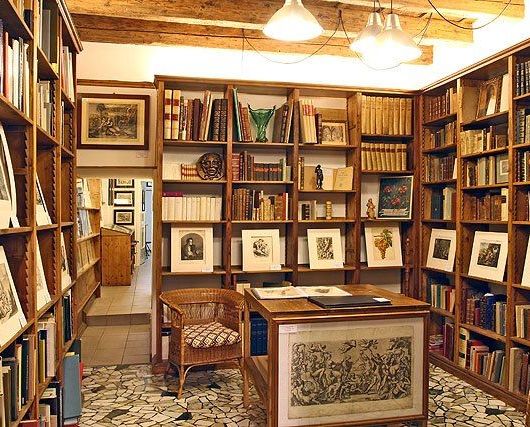 Historical shops of Padua, Libreria Minerva - Lovivo Tour Experience