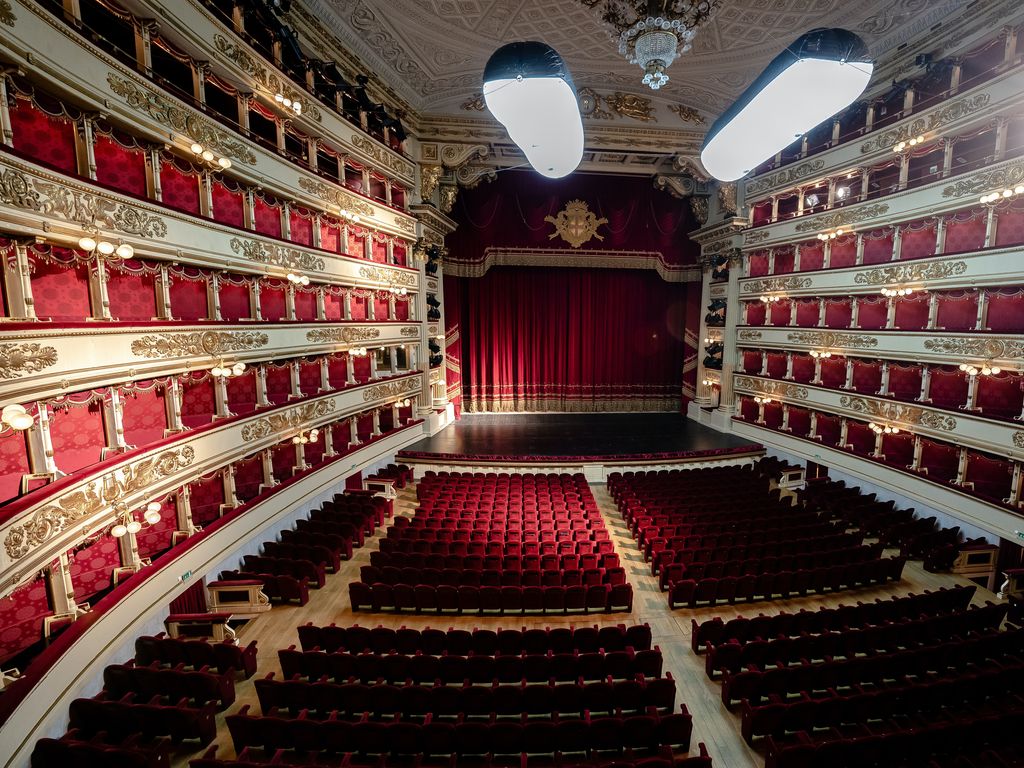 Guided tour in Milan, La Scala Theatre - Lovivo Tour Experience