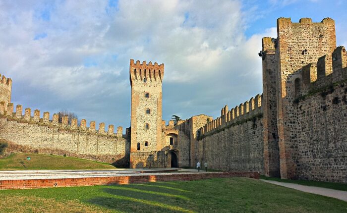 castello delle città murata di Este - Lovivo tour experience